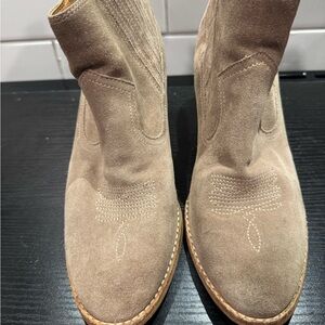 Dolce Vita Taupe Suede Western Boots size 10